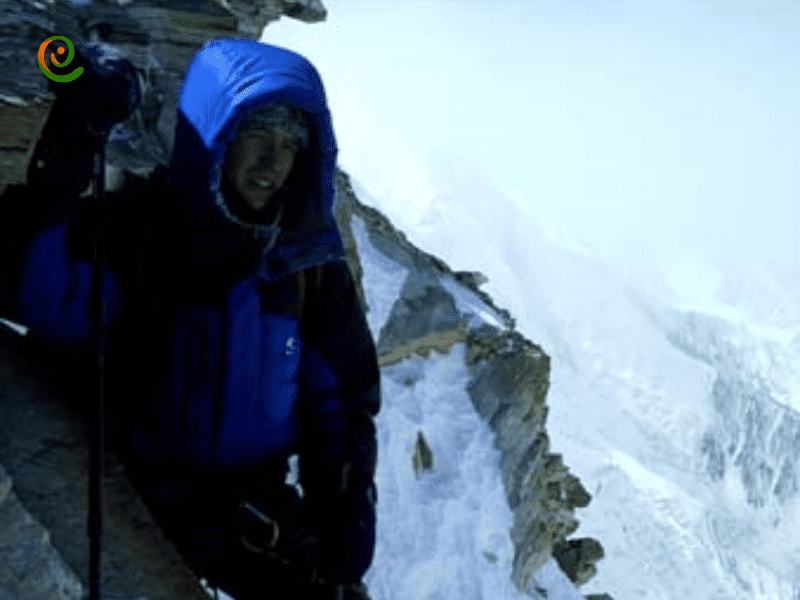 در مسیر صعود به قله ماربل وال در زمستان را در دکوول ببینی د و بخوانید.